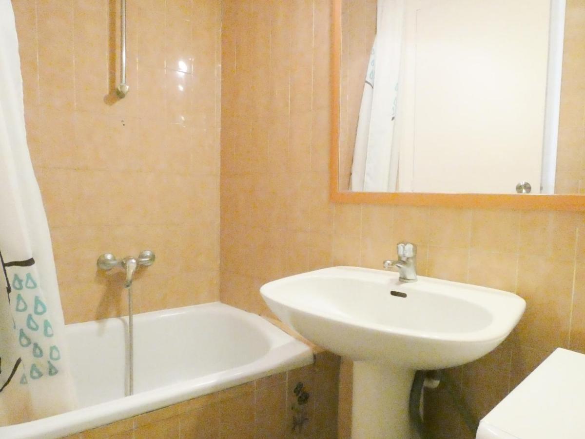 Bora 4-B Apartment Roses Bagian luar foto